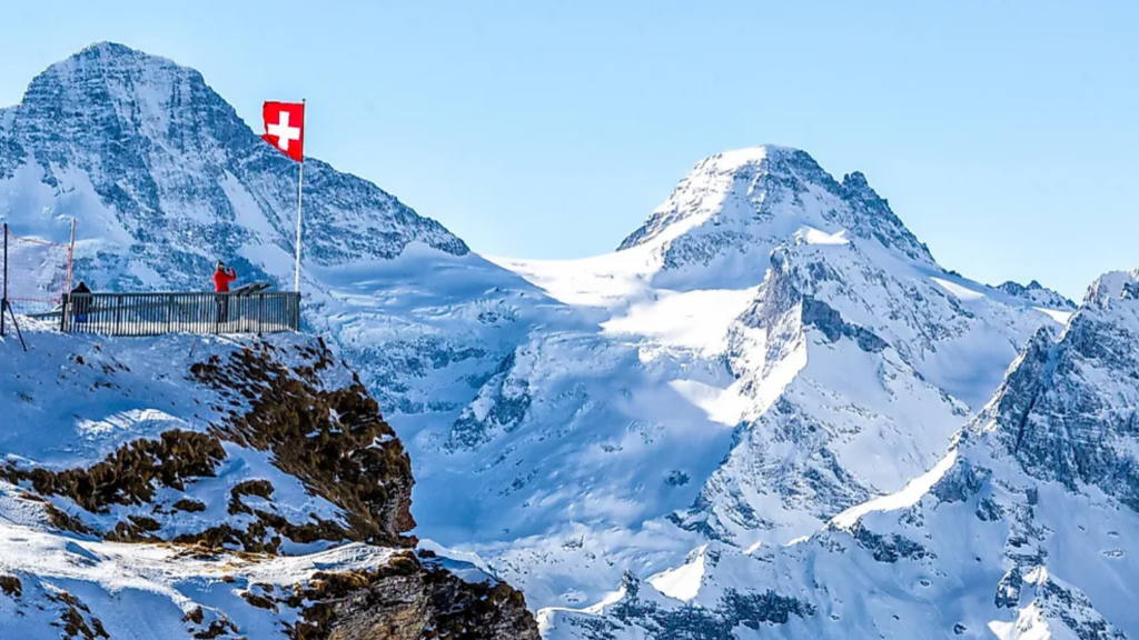 Dãy núi Alps hùng vĩ của Thụy Sĩ với đỉnh Matterhorn nổi tiếng